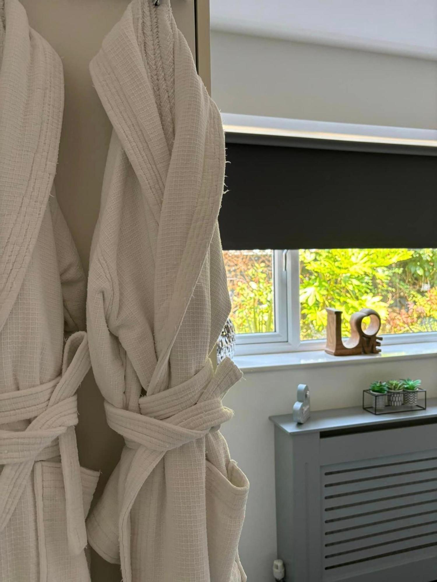 Secret Gem 1 Bed Garden Flat Private Luxury Hot Tub Lejlighed Bournemouth Eksteriør billede