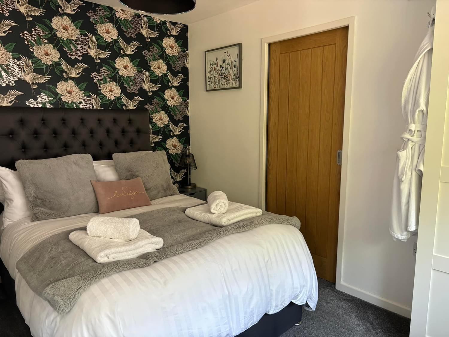 Secret Gem 1 Bed Garden Flat Private Luxury Hot Tub Lejlighed Bournemouth Eksteriør billede