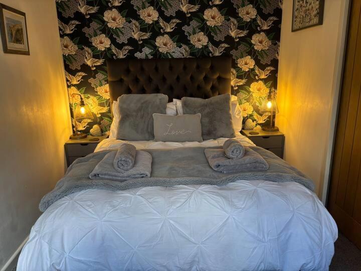 Secret Gem 1 Bed Garden Flat Private Luxury Hot Tub Lejlighed Bournemouth Eksteriør billede